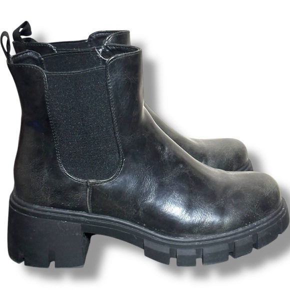 Elegant Black With Silver Leather Chunky Platform Heel Pull On Ankle Booties - Picture 10 of 12